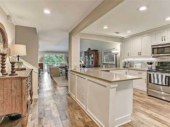 4th image of 2202 Boxwood Lane #2202