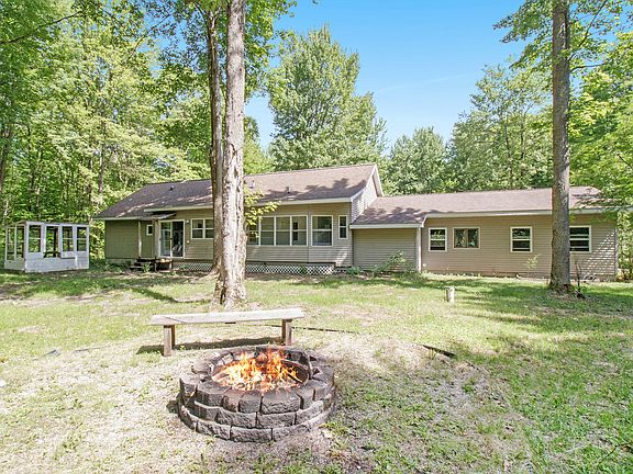 3rd image of 3868 N Forest Ln