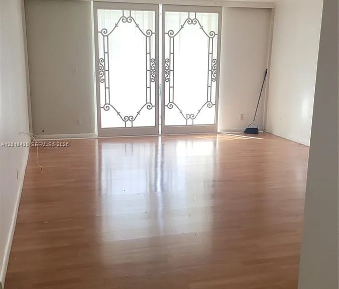 1001 NE 14th Ave #201 — Photo 3