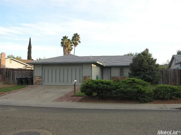 10246 Countryside Way photo 1