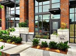 2720 3rd Avenue Th #1, Seattle, WA 98121