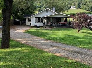 96 Curtis Creek Rd, Candler, NC 28715