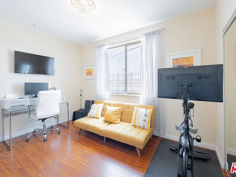 5254 Corteen Pl #10 — Photo 11