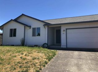 1234 SE Greening Dr, Dallas, OR