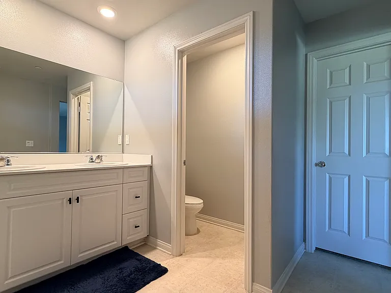 385 Eureka Dr — Photo 17