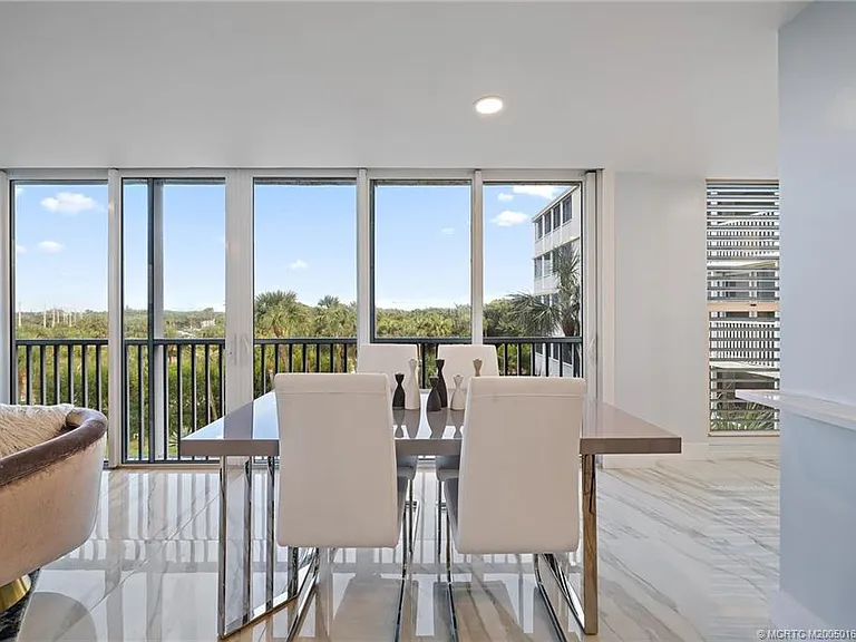 669 NE Plantation Rd #201 — Photo 15