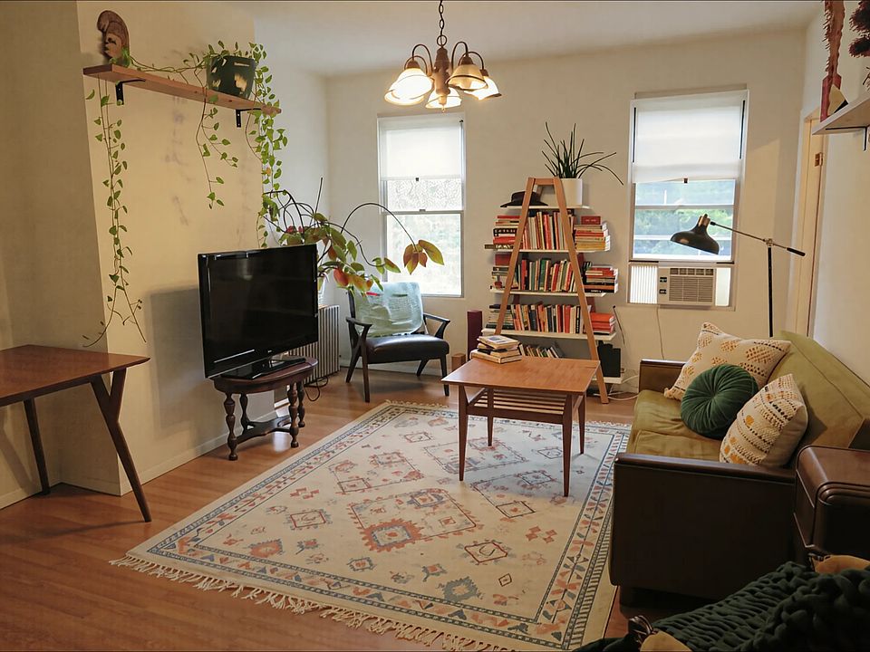 1st image of 680 6th Ave APT 3