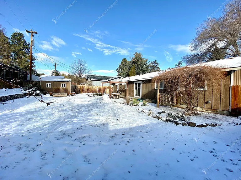 1213 NE Hollinshead Dr — Photo 28