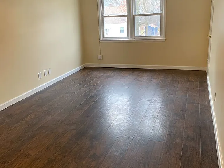 23 Glenwood Ave #D — Photo 8