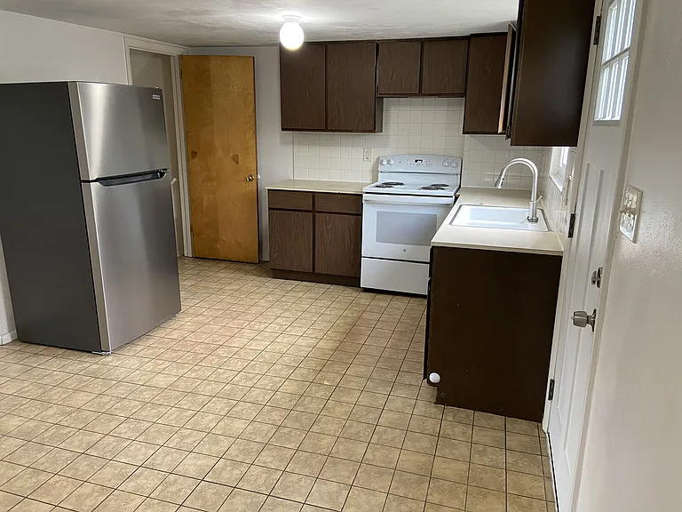 1244-1250 Cliffside St #1250 — Photo 15