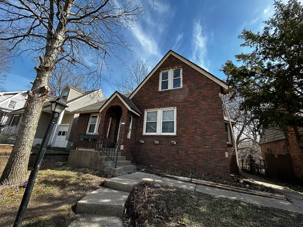 2718 N North St, Peoria, IL 61604