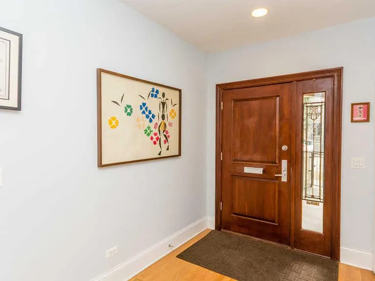 4113 N Southport Ave — Photo 18