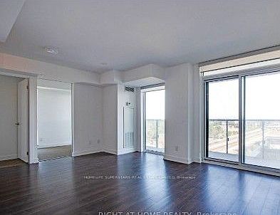 3rd image of 160 Flemington Rd #1004