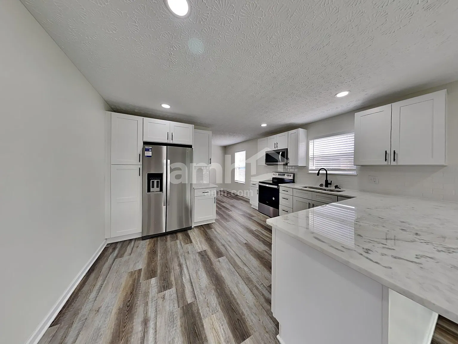 4 bed, 2.5 bath, 2540 sqft, $2,790 — Photo 3