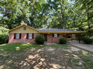 210 Crenshaw Dr, Columbus, MS 39702