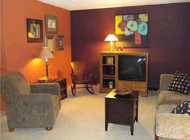 2nd image of 2001 W Crest Dr