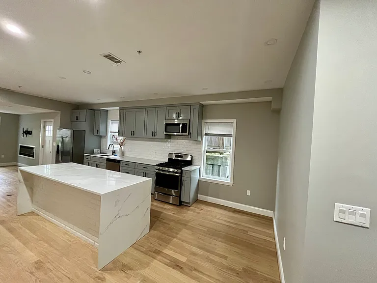 11 Radford Ln #1 — Photo 7