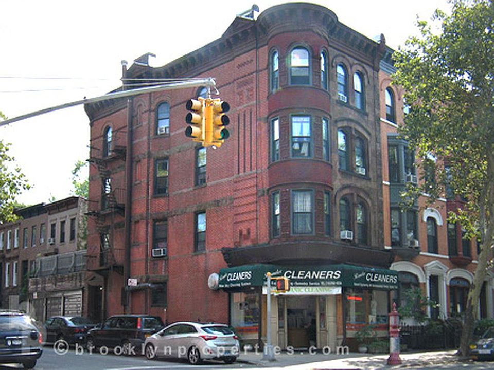 2nd image of 226 7th Ave