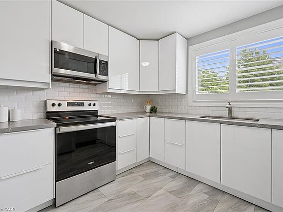 2nd image of 60 Elmsdale Dr #25