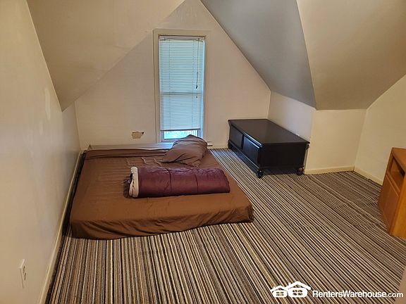 5th image of 105 W Franklin St