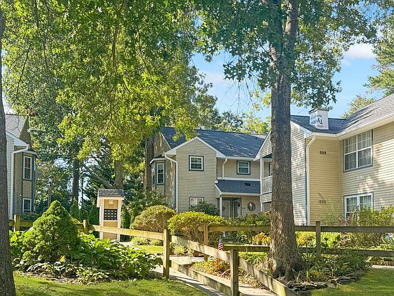 3rd image of 894 E Fishers Creek Rd #894