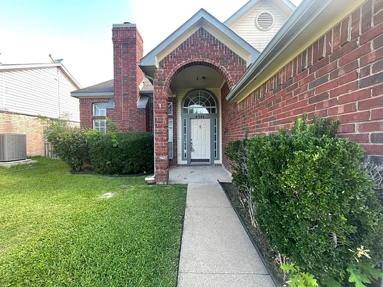 4741 Birchbend Ln — Photo 3