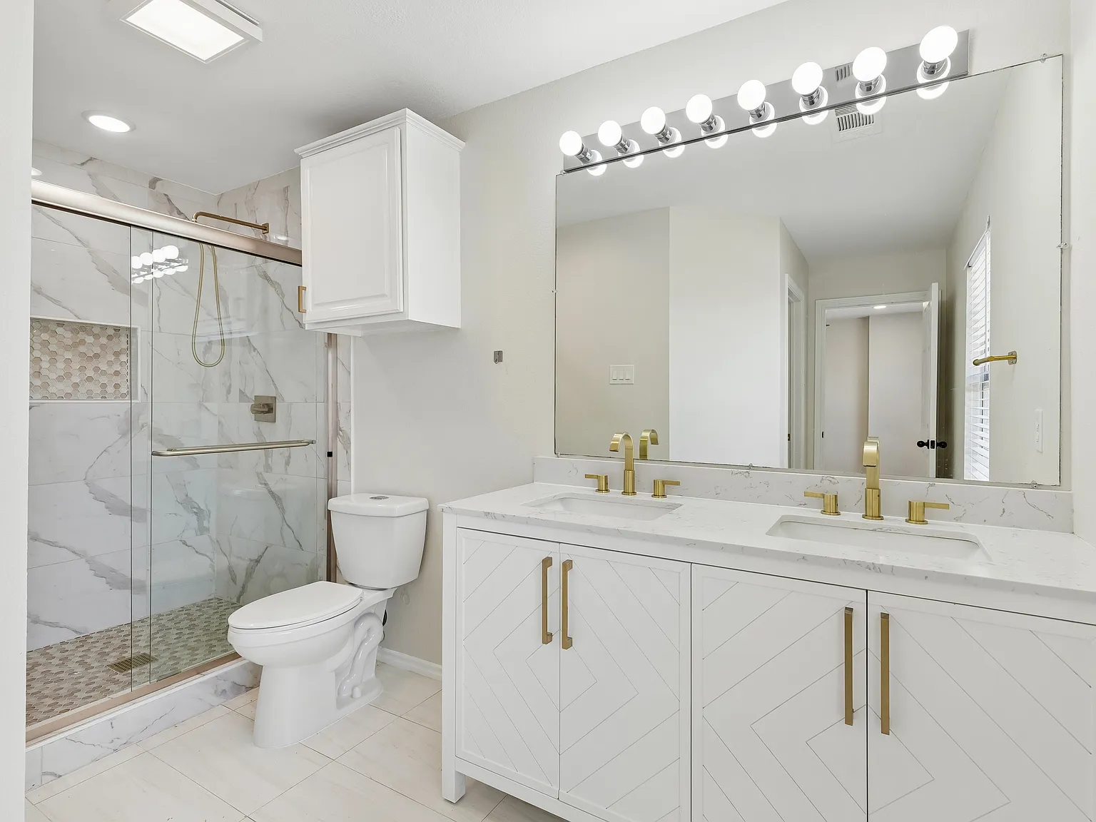 3 bed, 2.5 bath, 1459 sqft, $2,300 — Photo 4