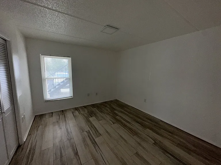 6509 Dumont Ave — Photo 8