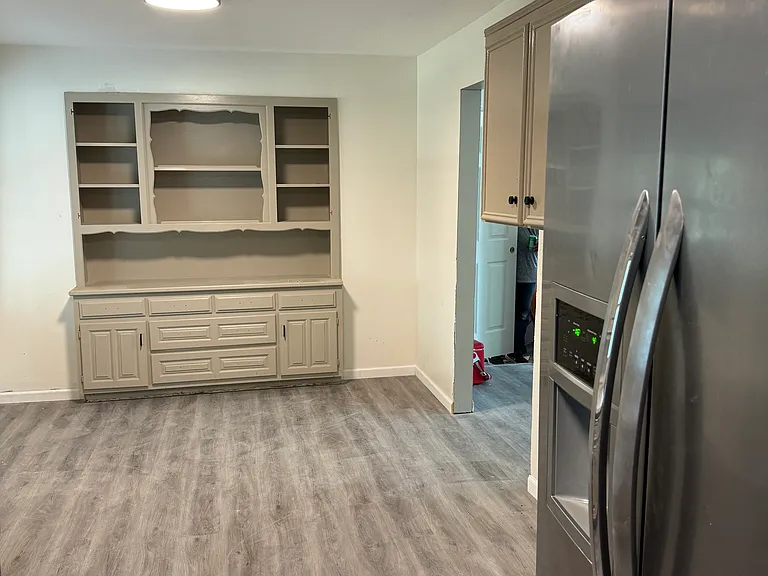 8025 Laura St — Photo 13