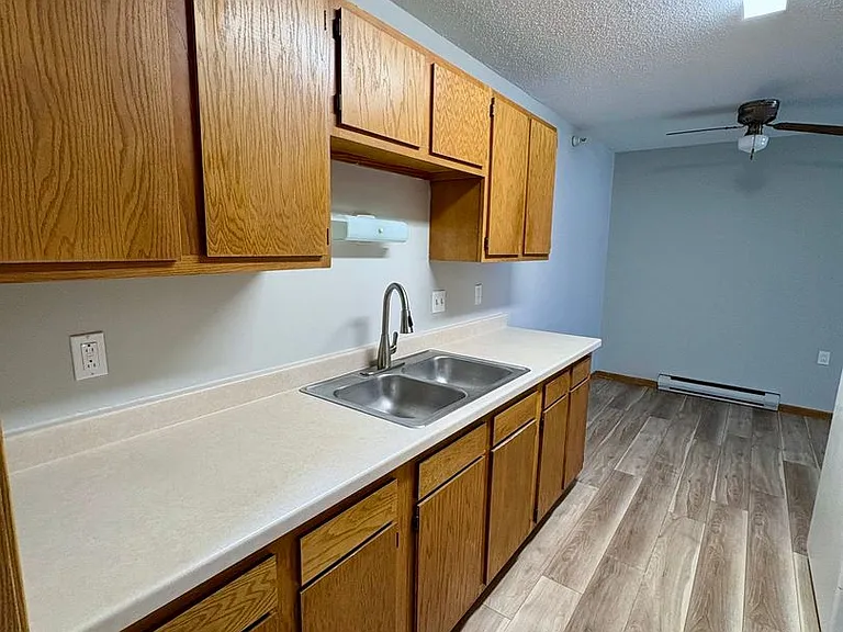 Hershey Manor Apartments — Photo 11