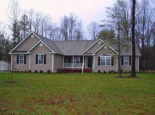 65 Beanes Rd, Heathsville, VA 22473