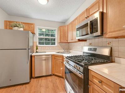 1413 York St, Mahwah, NJ, 07430