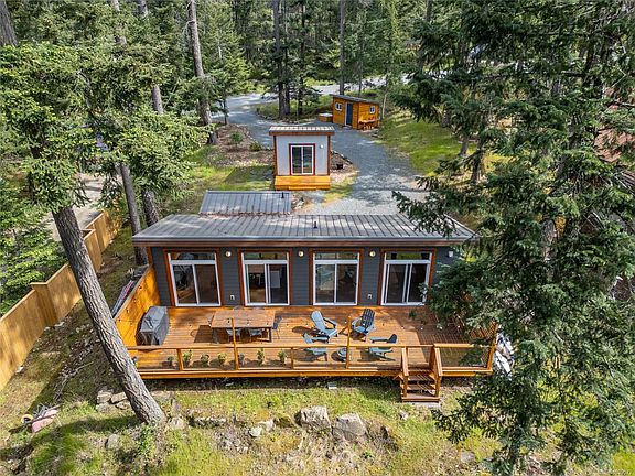 2nd image of 3755 Privateers Rd