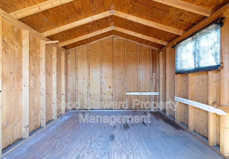 1219 N Van Buren St — Photo 41