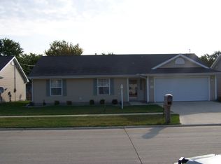704 S Sunny Ln, Urbana, IL