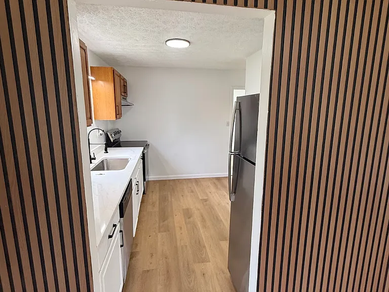 608 Schuyler Dr — Photo 5