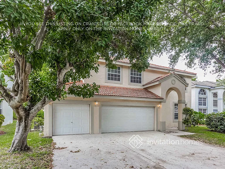 7729 Cedar Hurst Ct — Photo 2