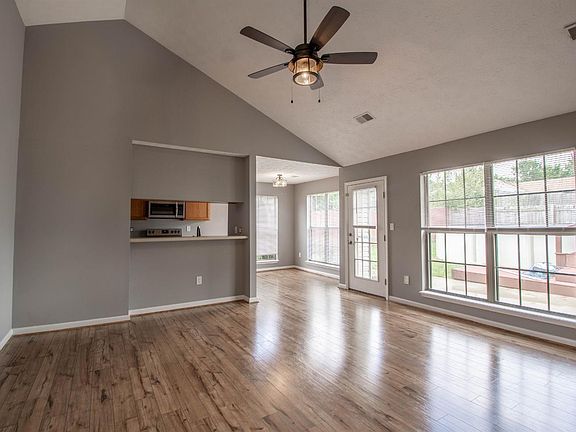 5th image of 256 Holly Ln