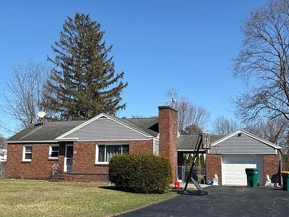 2nd image of 11 Castle Rd