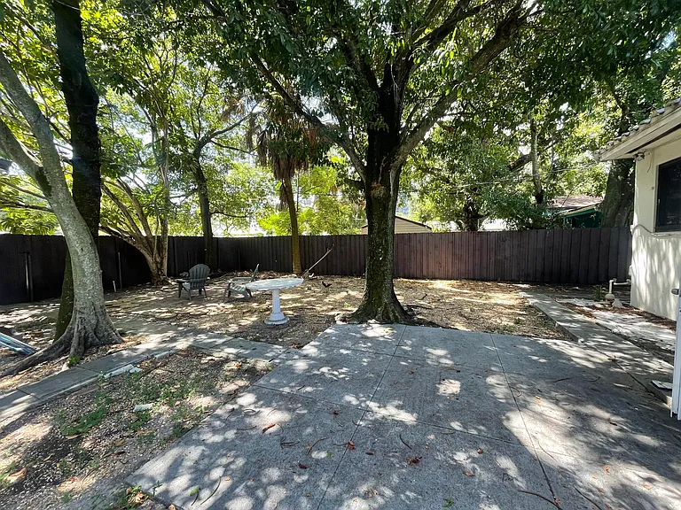 430 NE 1st Ave #A — Photo 7