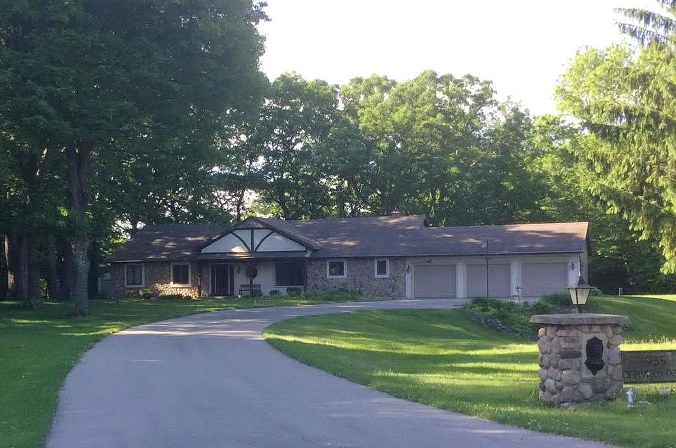 935 Oakview Dr, Oneida, WI 54155 Zillow