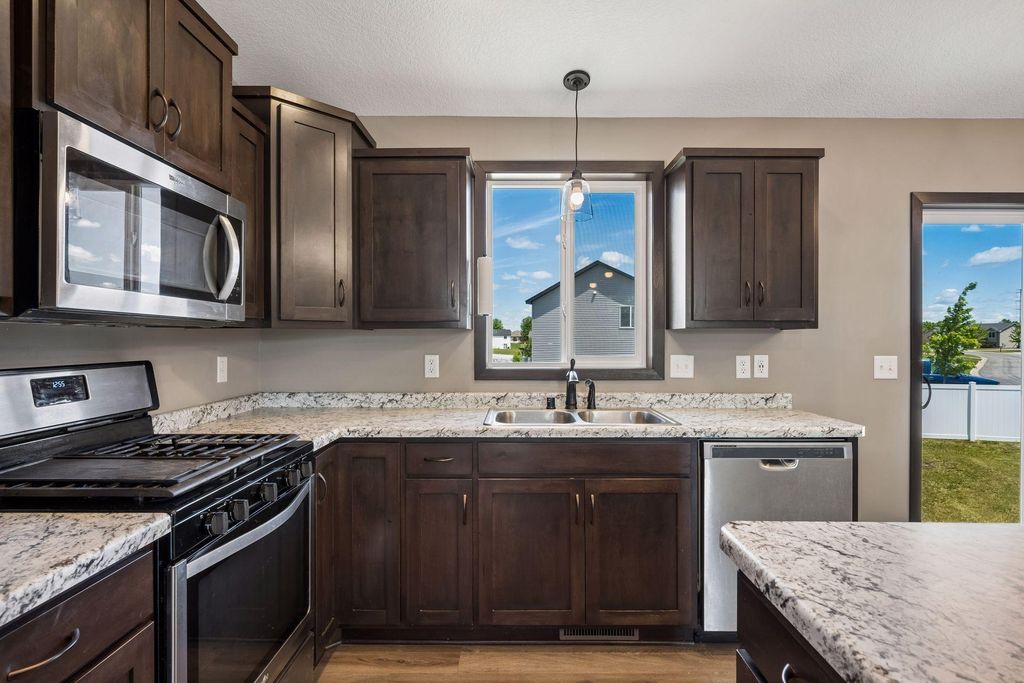 1080 Mitchell Ave, Clearwater, MN - View 6