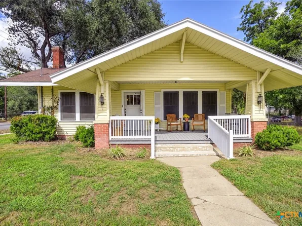 421 N Avenue G, Shiner, TX 77984