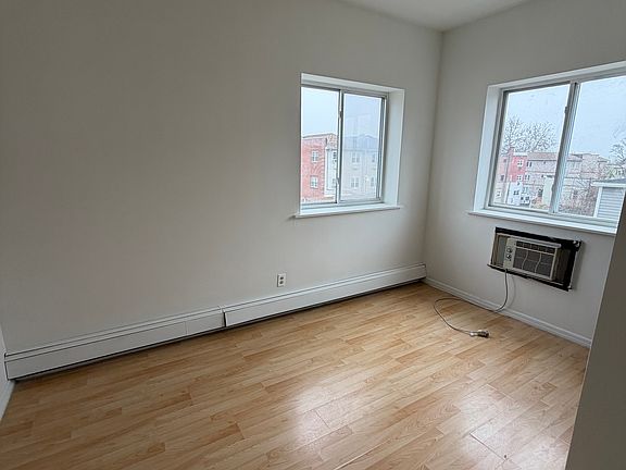 4th image of 2317 Gleason Ave APT 2