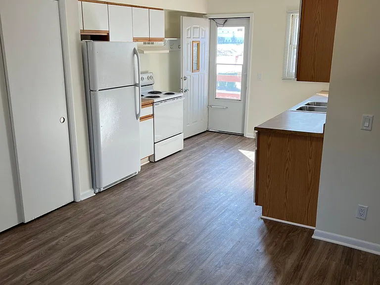 1611 Maness Ct #1 — Photo 4