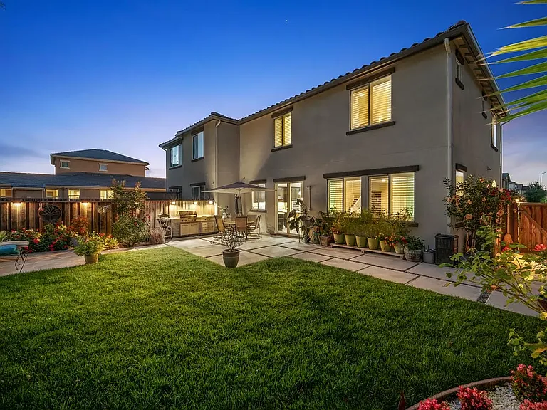 15840 Piazza Way — Photo 3