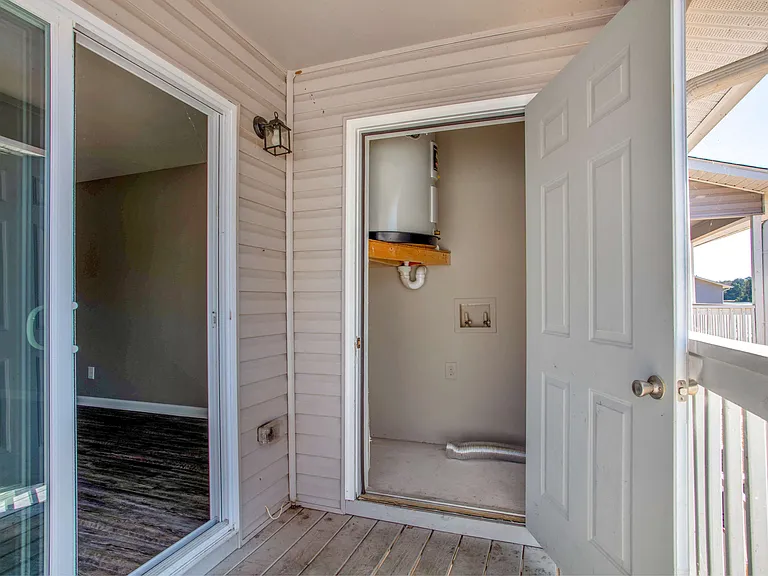 Castaways at Hidden Harbor Apartment Homes — Photo 11
