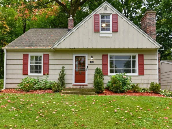 17525 Tremont STREET, Brookfield, WI 53045