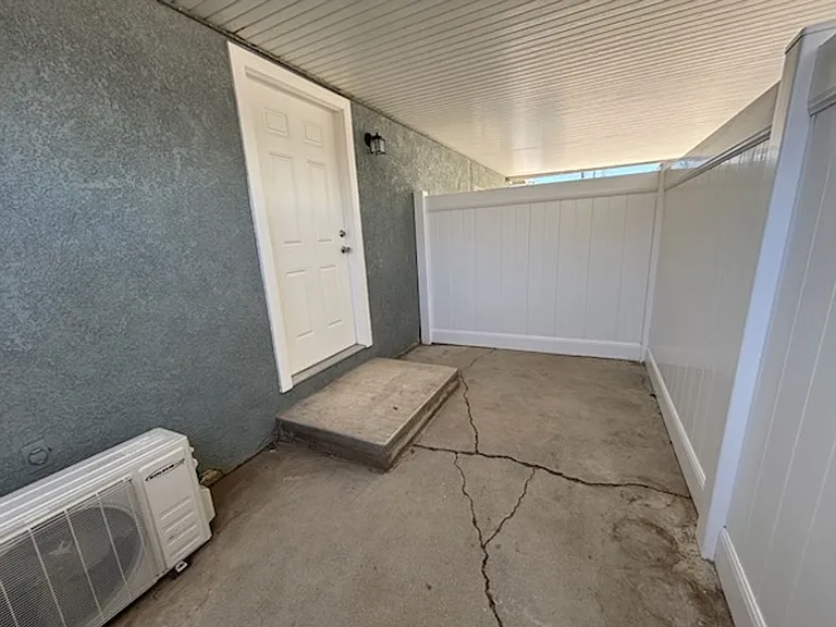 5744 Mountain View — Photo 4