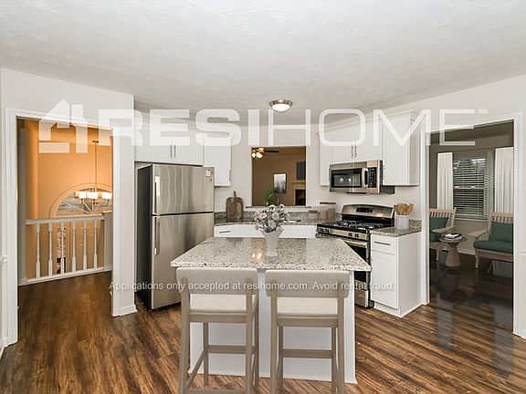 2nd image of 51 Silverthorne Ct